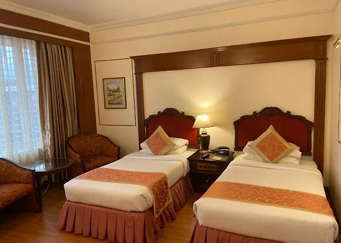 Hotel The Everest 5*