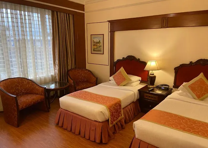 The Everest Hotel 5*