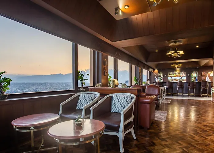 The Everest Hotel