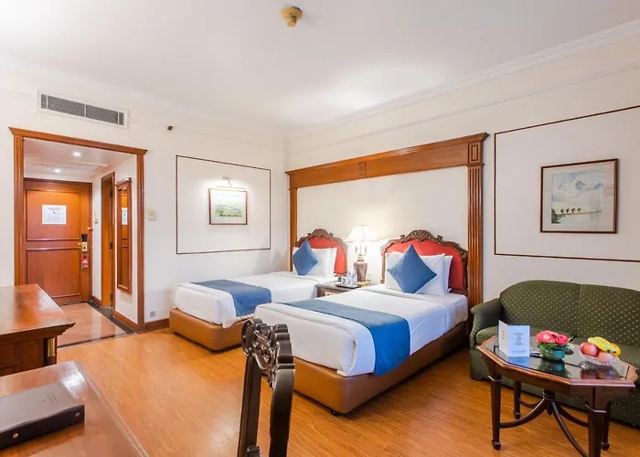 Hotel The Everest