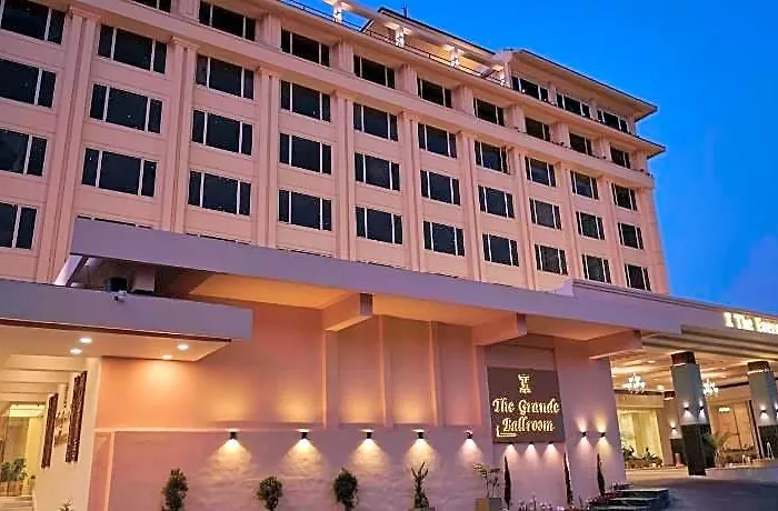 The Everest Hotel