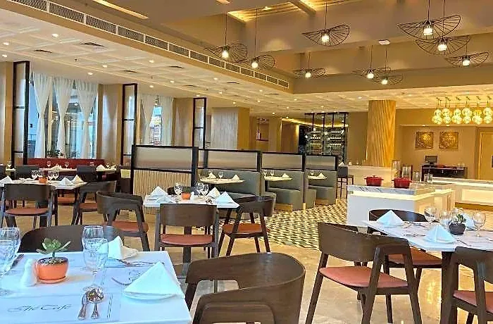 The Everest Hotel
